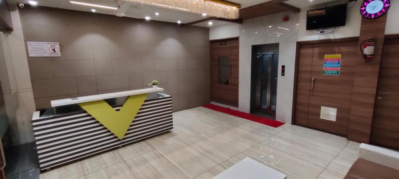 Hotel Viram Pardi Bagian luar foto
